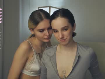 couple
        fsupra cam image #3889676
