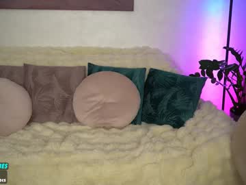 girl
        sweety_rinushka_ cam image #6344688