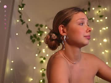 girl
        april_blush cam image #5200813