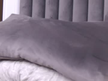 girl
        yoursellie cam image #3262306