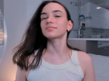 girl
        jemmynow cam image #2473245