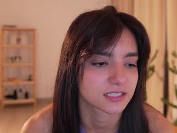 girl
        ellelure_ cam image #6634812
