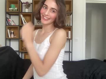 girl
        crown_of_vice01 cam image #2523117