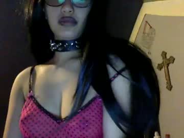 girl
        covertbby1214 cam image #3218284