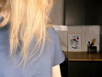 girl
        taytechubb cam image #4880454