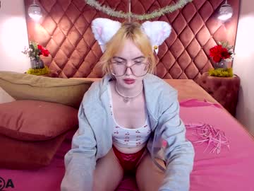 girl
        mistycerulin cam image #583329
