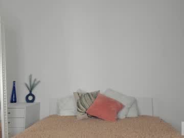girl
        violetta_finch cam image #4246693