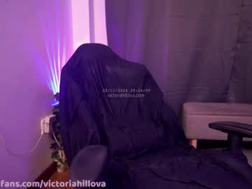 girl
        victoriahillova cam image #5531522