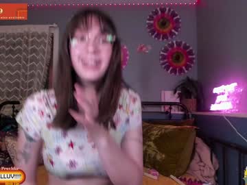 girl
        daydreamur_gurl cam image #4077938