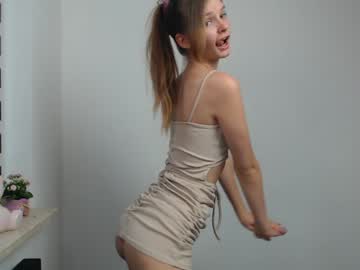 girl
        vivien_slender cam image #4648642
