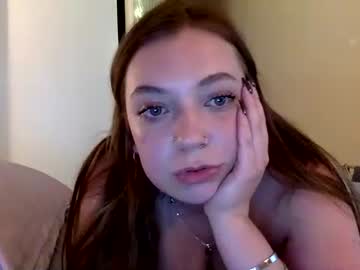 girl
        lizzyyyjo cam image #1607365