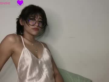 girl
        lovely_allys cam image #6784620