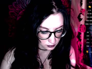 girl
        lsqueen cam image #2836152