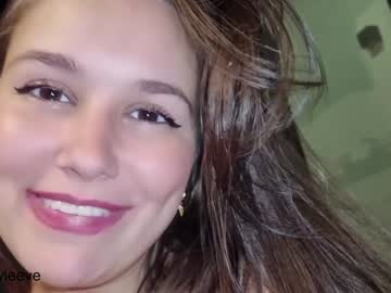 girl
        genevieeve cam image #5882369