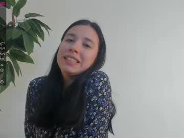 girl
        sixkiks cam image #1199522