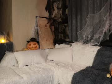 girl
        owlluree cam image #2749453