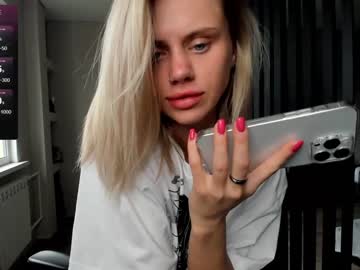 girl
        feraleyes cam image #3993146