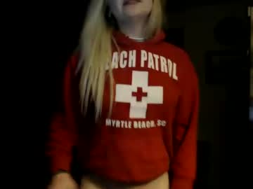 girl
        kipsy420 cam image #5898561