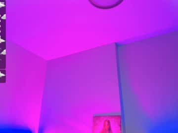 girl
        your__voice cam image #828437