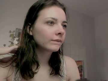 girl
        apple_tincture cam image #1325306