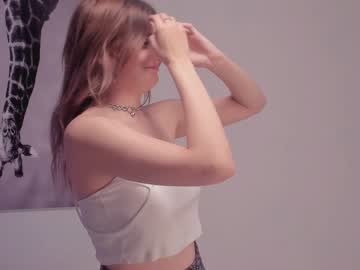 girl
        marybarbara cam image #1988792