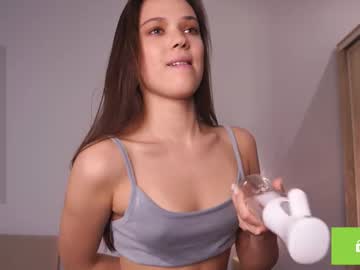 girl
        fannyedger cam image #6810270