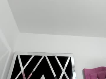 girl
        nathalia_hottman cam image #1693620