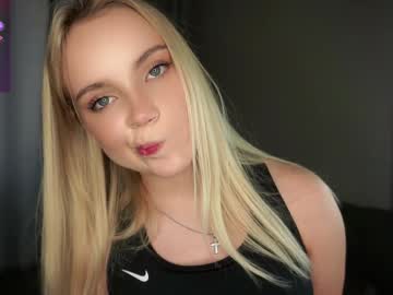 girl
        lipswithsmileonthem cam image #5027502