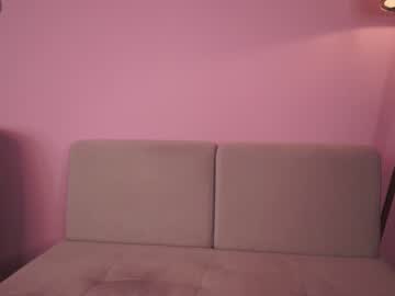 girl
        alisia_spinnet cam image #3298783