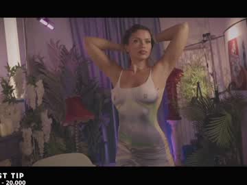 girl
        rougeoud cam image #2440133