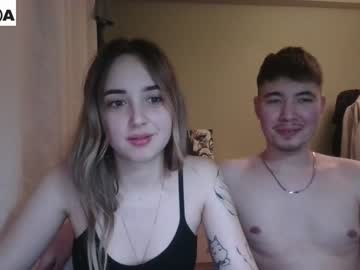 couple
        bananass_friends cam image #3574884