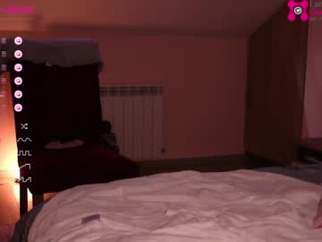 couple
        xwithy cam image #1172725