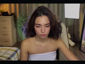 girl
        ella_flar_ cam image #455574