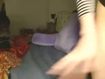 girl
        bakedmommy cam image #3297458