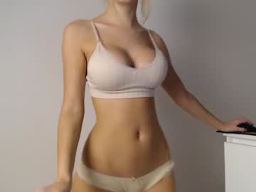 girl
        trixie_taylor cam image #2726610