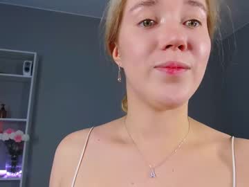 girl
        aluntick cam image #6539024