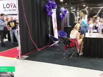 girl
        crimsonkitten cam image #2783924
