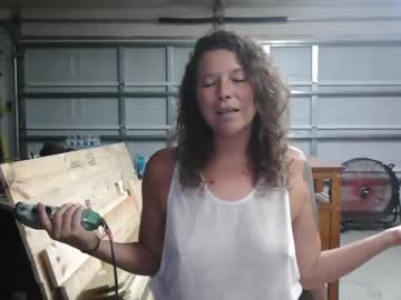 girl
        nellebeachgirl cam image #4995397