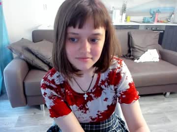 girl
        heathercarols cam image #1775650