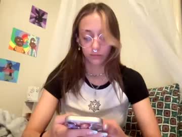 girl
        skinnylegendd cam image #1522067