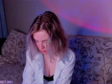 girl
        melondama cam image #298720