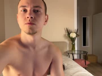 couple
        pinkloving cam image #4687892