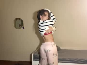 girl
        gwendolynharkey cam image #6849239