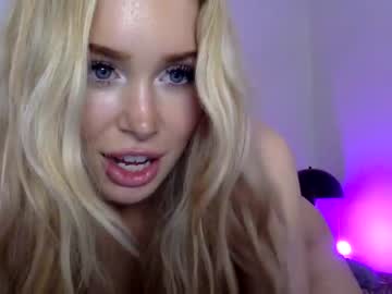 girl
        tastytilly cam image #933184