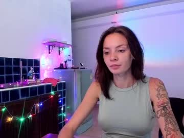 girl
        petite_doll49 cam image #5834197