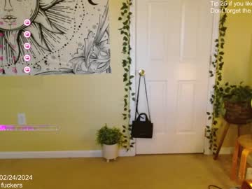girl
        skybella_ cam image #3579664