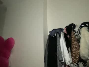 girl
        thtqunt cam image #6835481