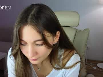 girl
        ambertan1 cam image #6040367