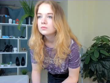 girl
        katherine_hi cam image #1986245