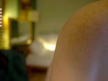 girl
        _the_sun_ cam image #5472767